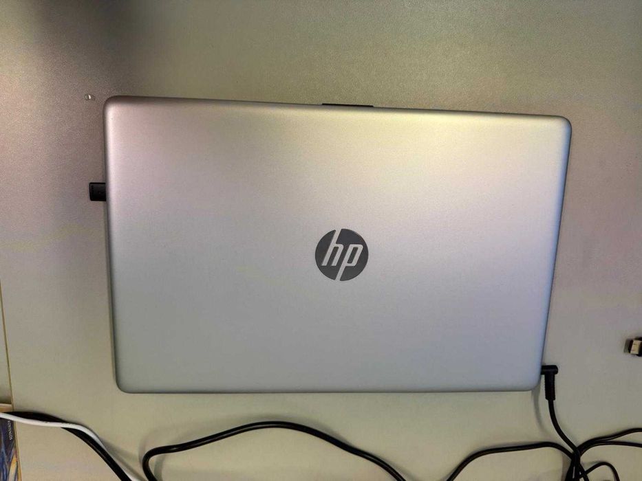 Laptop HP 15,6 cala, Procesor I5, 8GB RAM, 1TB Dysk zadbany