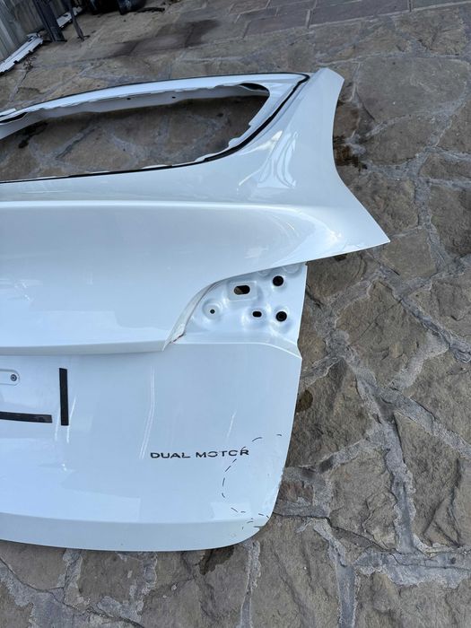 Кришка багажника Tesla Model Y 20-24 ляда кляпа Тесла вайка 2020-2024