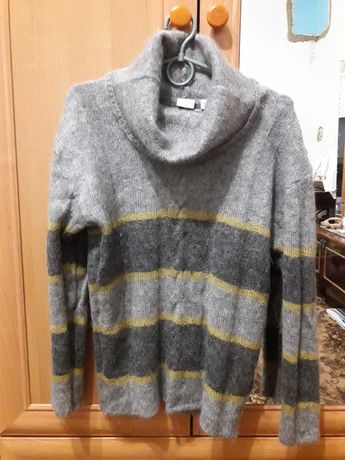 Жіночий светр з мохеру та вовни