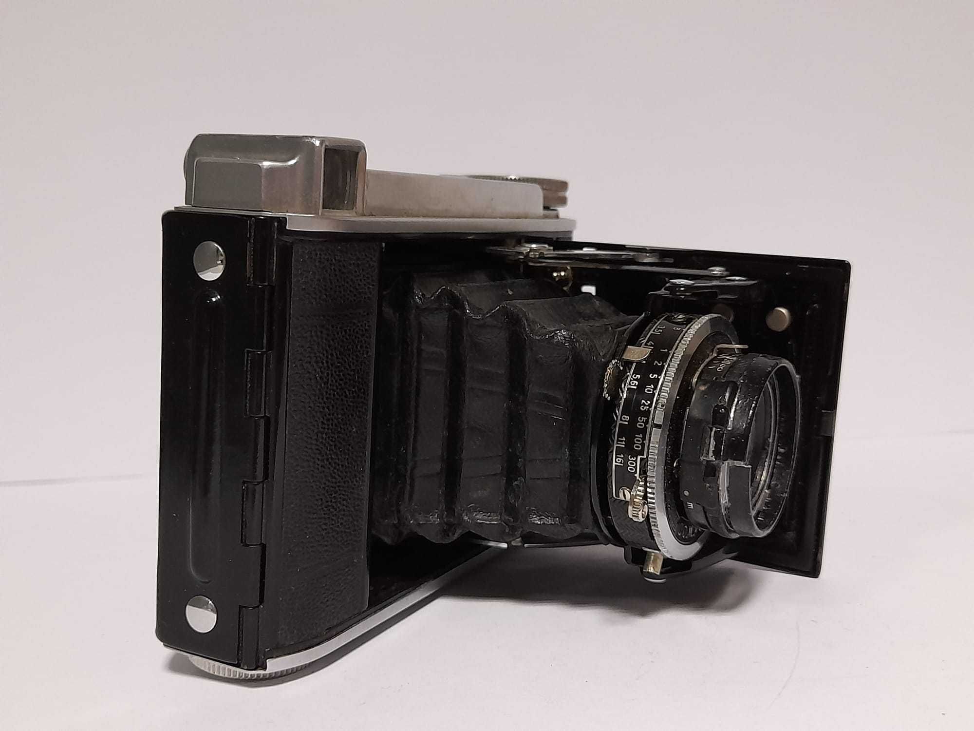 Máquina fotográfica de fole antiga - Voigtländer Bessa 66