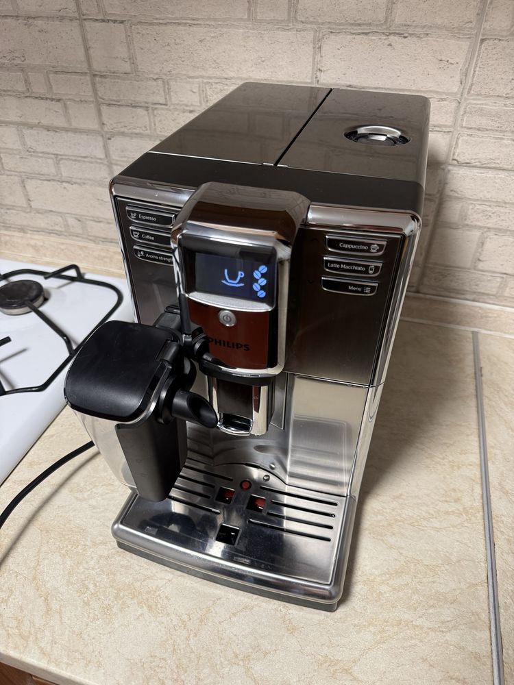 Кофемашина Philips Latte Go Saeco EP5335 series 5000