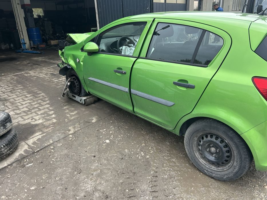 Opel Corsa D 1.4 Benzyna cala na czesci