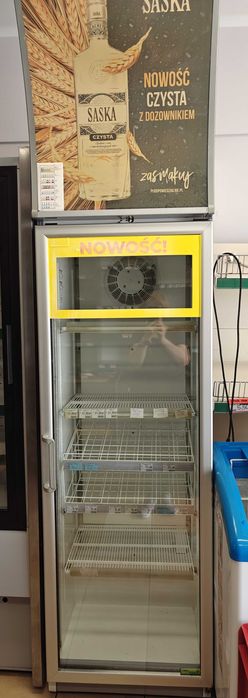 Witryna chłodnicza na alkohol