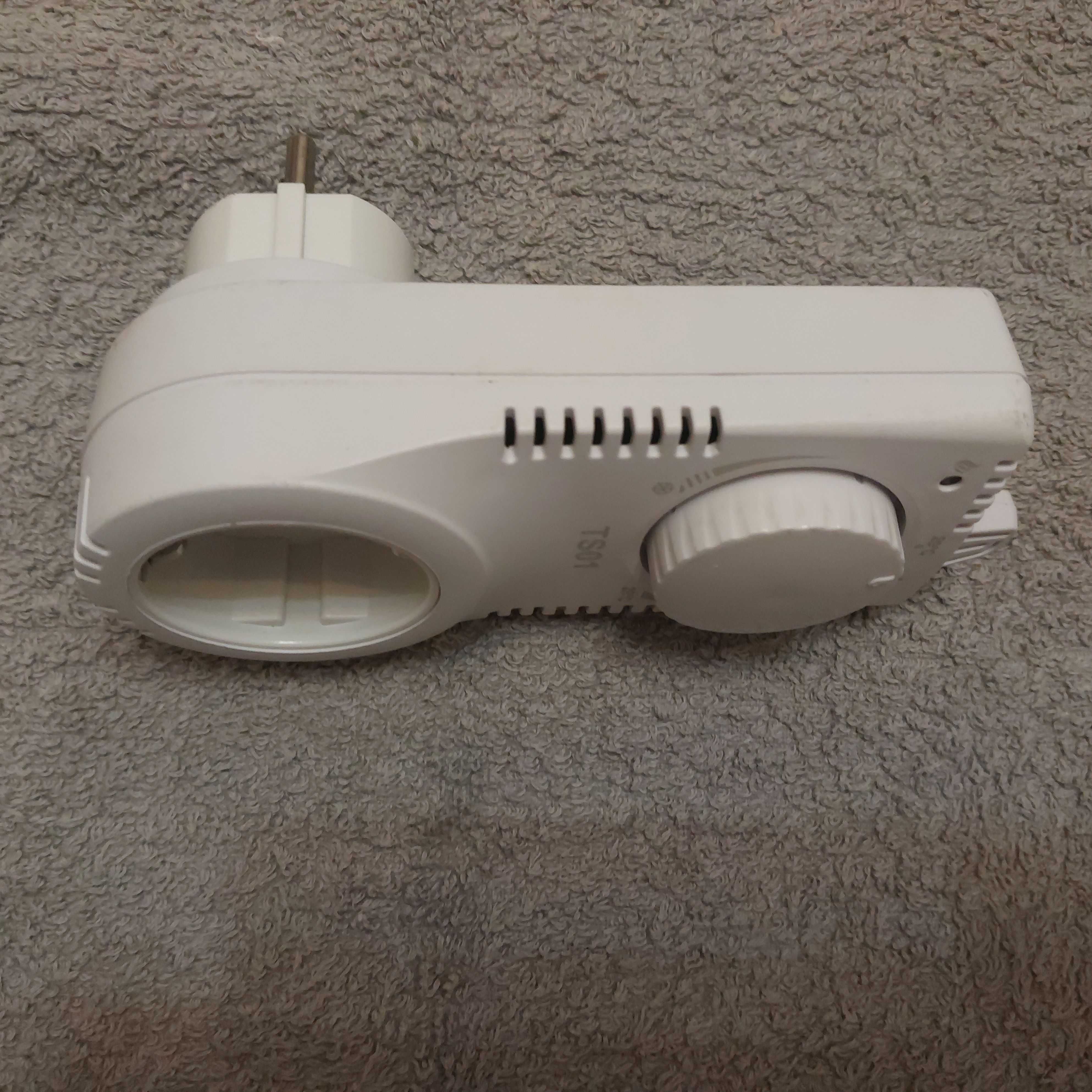 Termostat TS01 regulator temperatury w pomieszczeniu od 3 °C do 28 °C