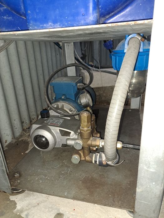 Bomba alta pressão 100 bar com depósito  100L trifásica