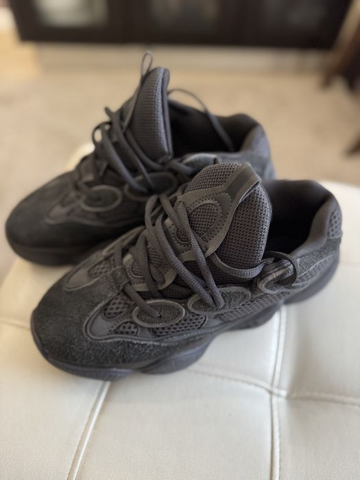 Взуття adidas yeezy 500