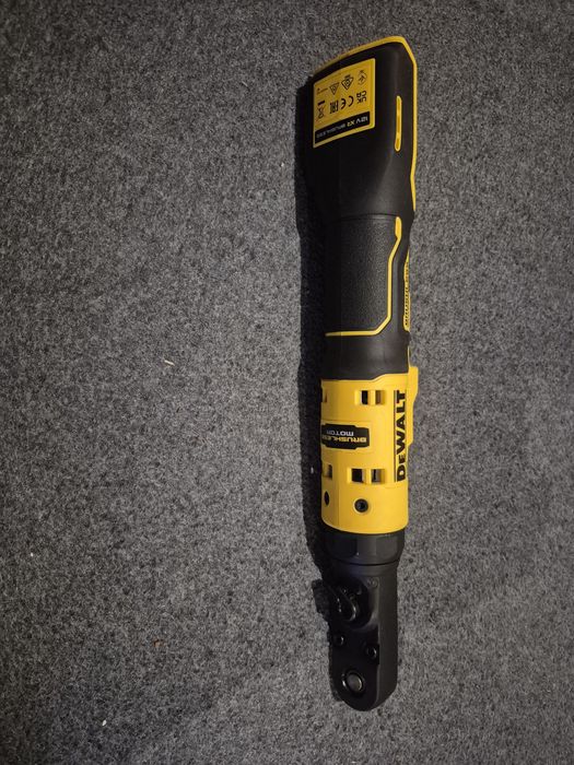 Akumulatorowa grzechotka UDROWA XR 12V75Nm DCF500N DEWALT
Idealny do s