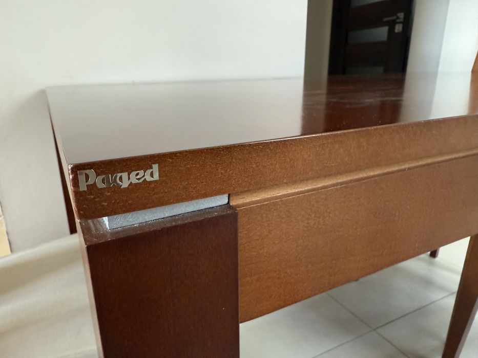 Stół i 4 krzesła Paged