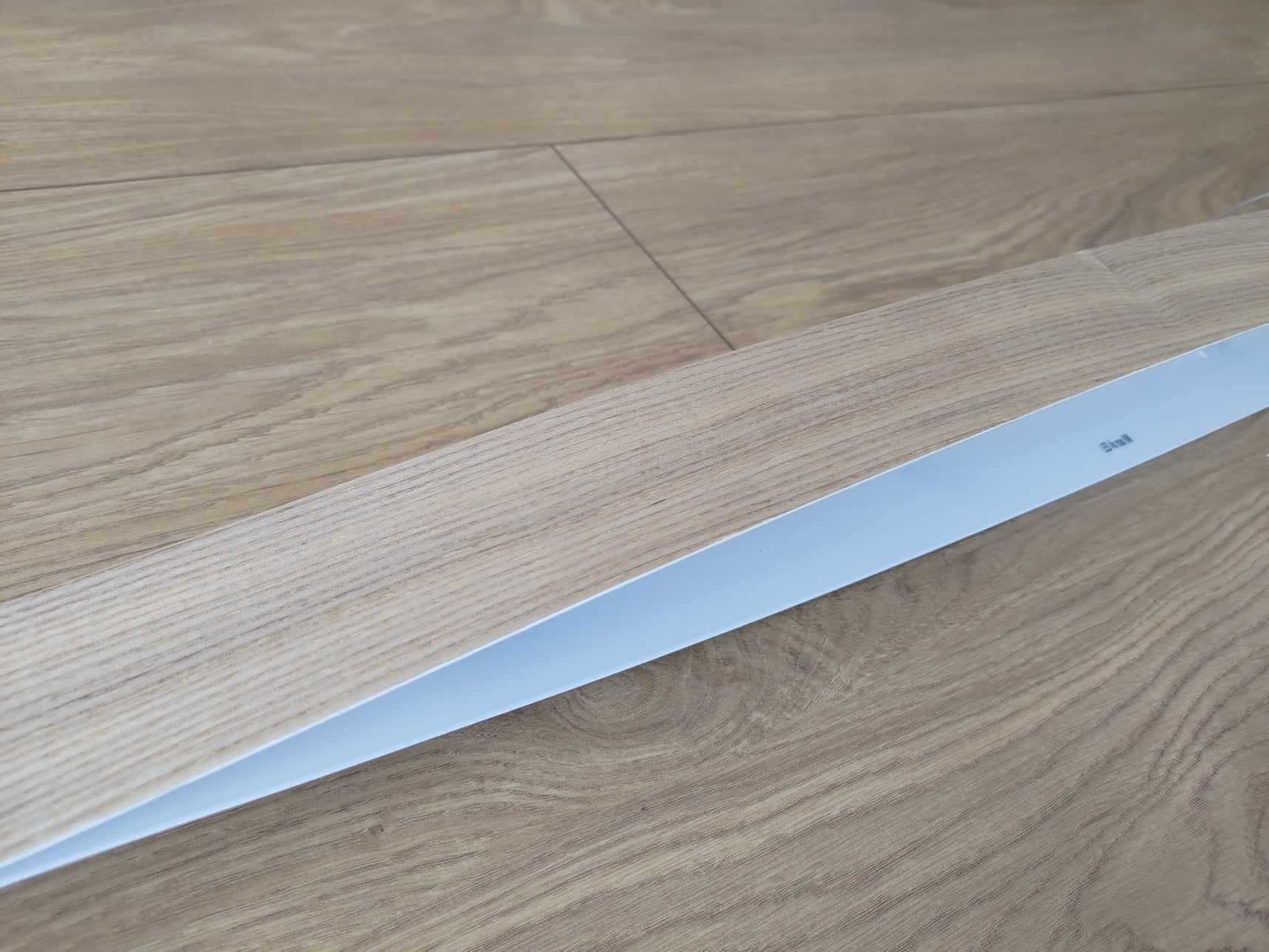 Nowa lampa zwis listwa nad wyspę
