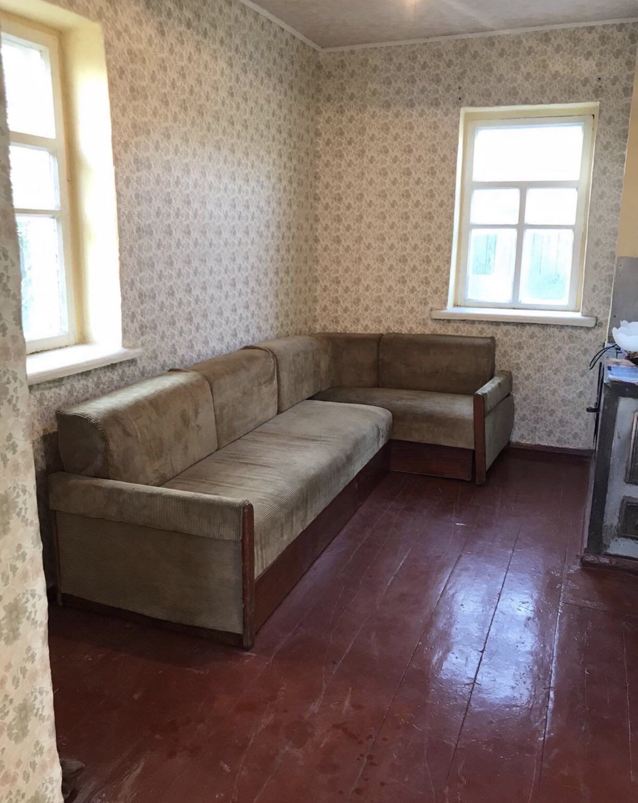 Продам Дом45м2с выходом на луг и к озеру  вцентре пгт Пересечное15 200