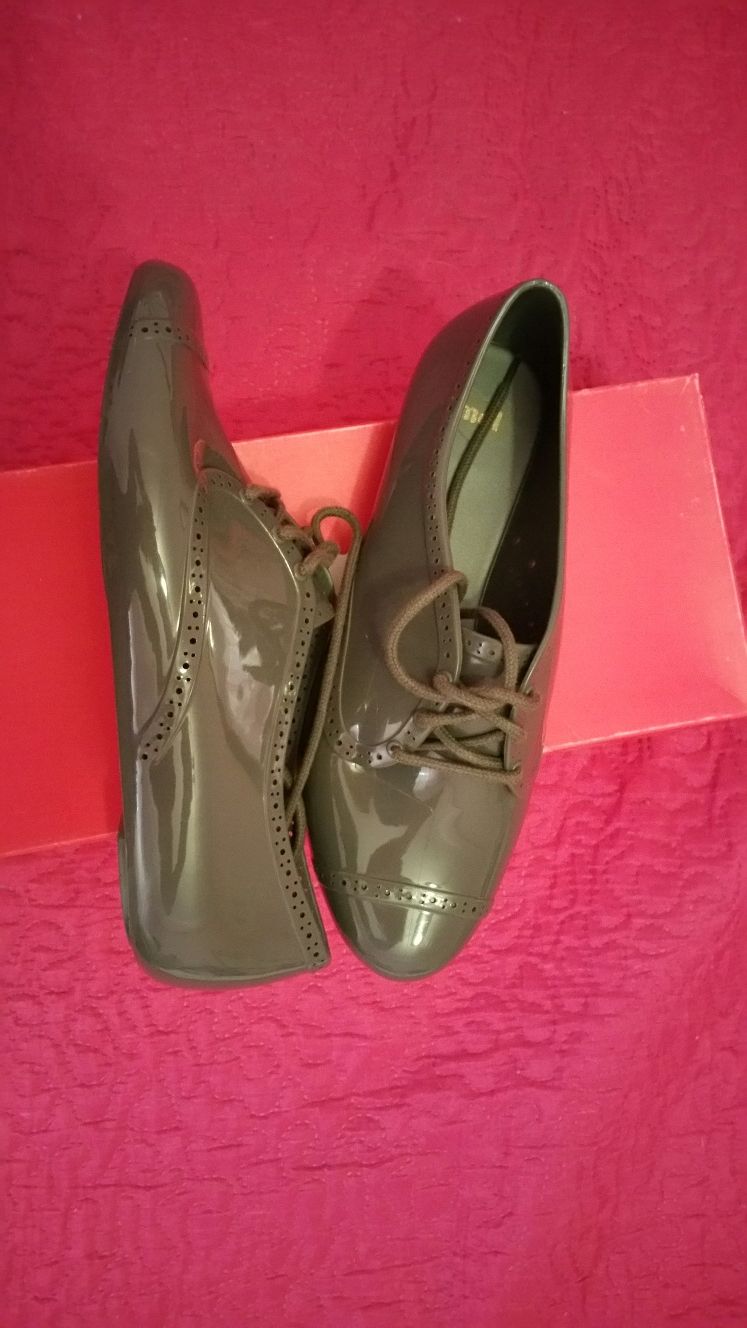 Sapatos brogues Melissa Cinza