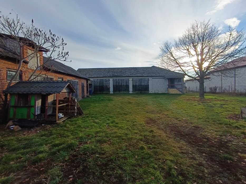 Siedlisko z domem po termomodernizacji w miejscowości Bielino