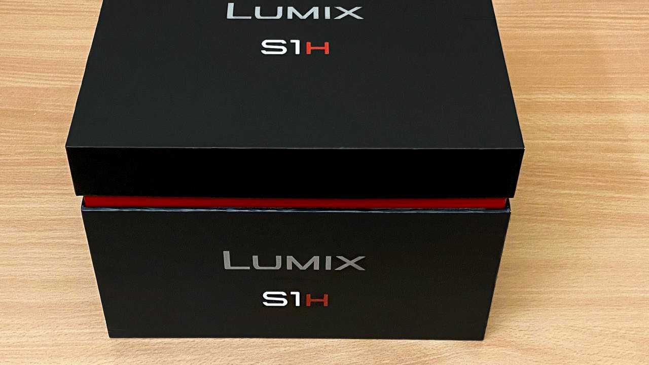 Камера Panasonic Lumix DC-S1H Body Комплект