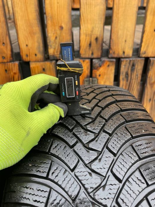 Шини б/у 235/55 r18 зимові стан нових 22 рік