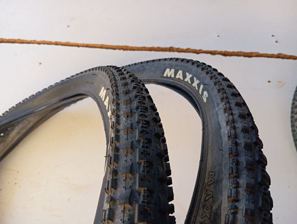 J-Bikes pneus 26 BTT Maxxis