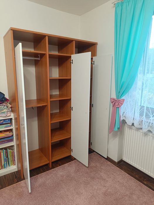 Szafa trzydrzwiowa biała