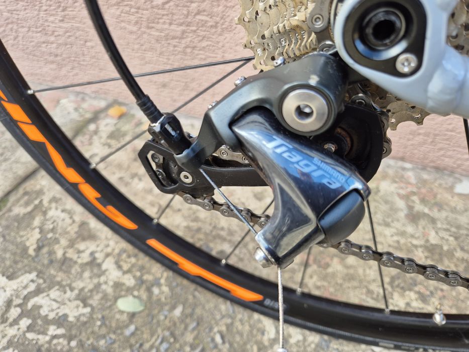 Rower szosowy Cube Attain Race disc, hydraulika, Shimano Tiagra