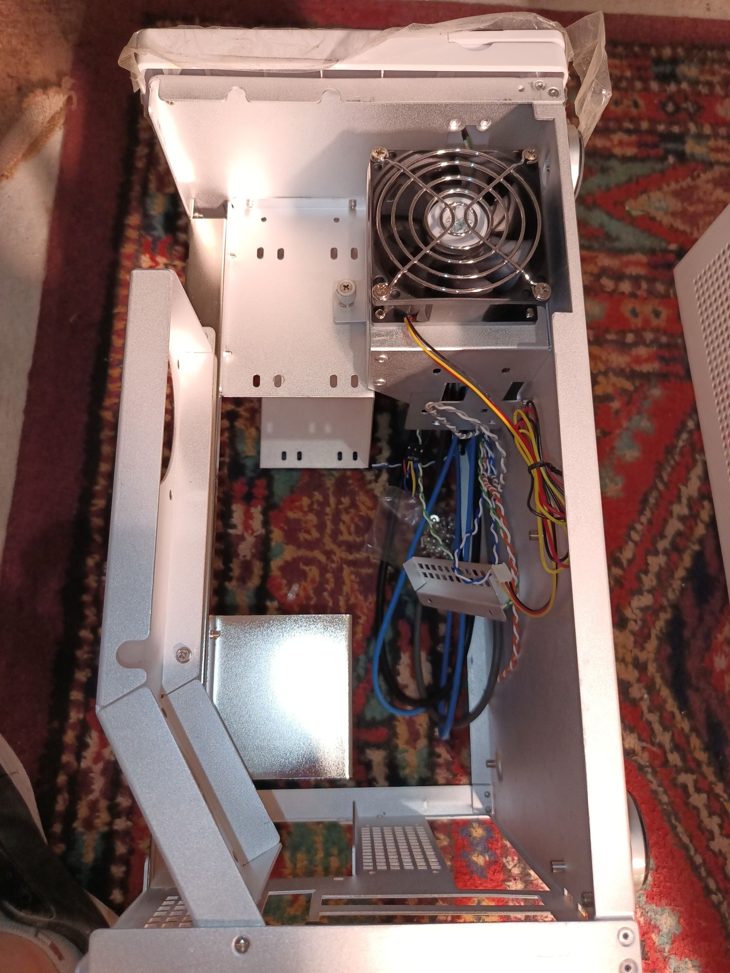 Корпус SILVERSTONE Sugo SG02-F Micro-ATX.