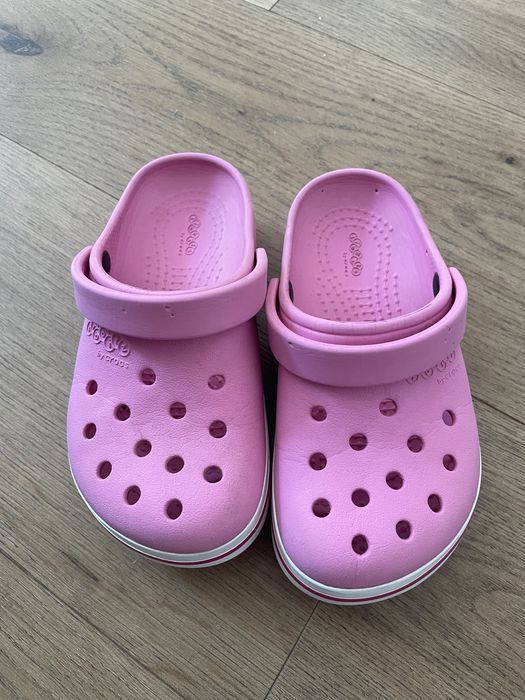 Klapki Crocs r. C10, crosy dla dziewczynki różowe