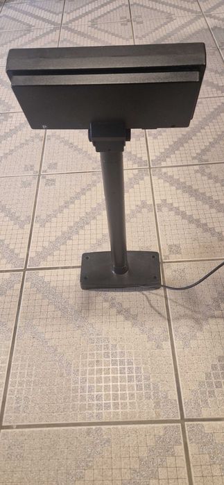 Visor de Cliente  Marca Birch com pé alto