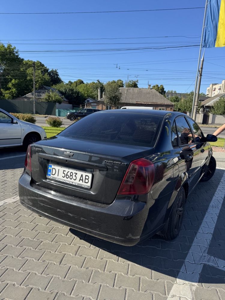 Продам машину шевроле лачетті,