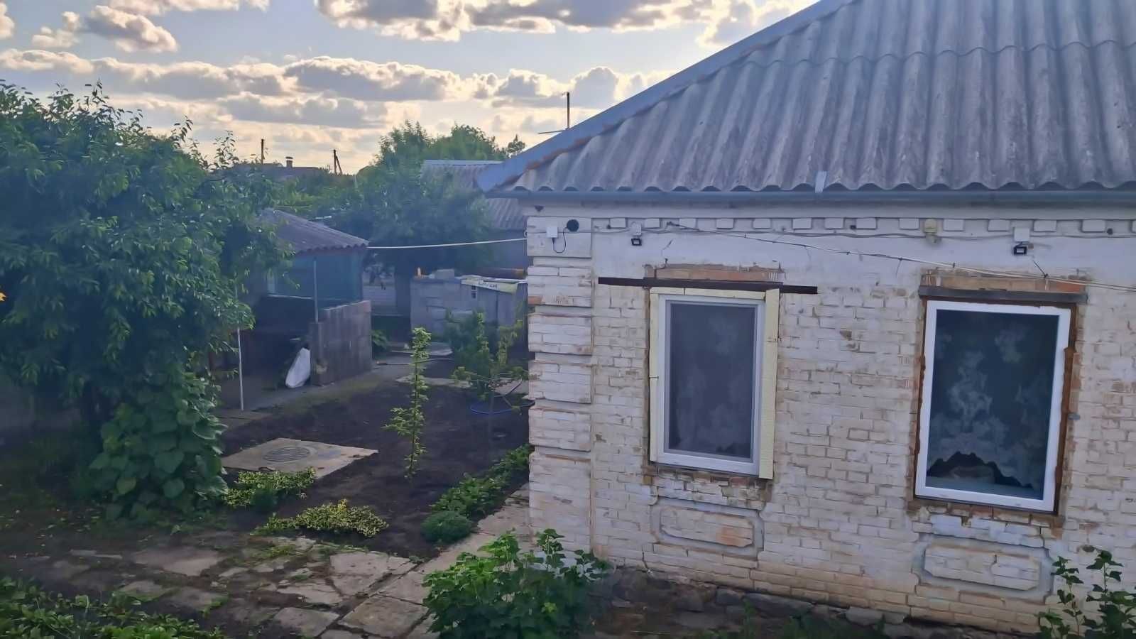 Будинок з фруктовим садом у центрі літня кухня, газ, 4.9 сотки