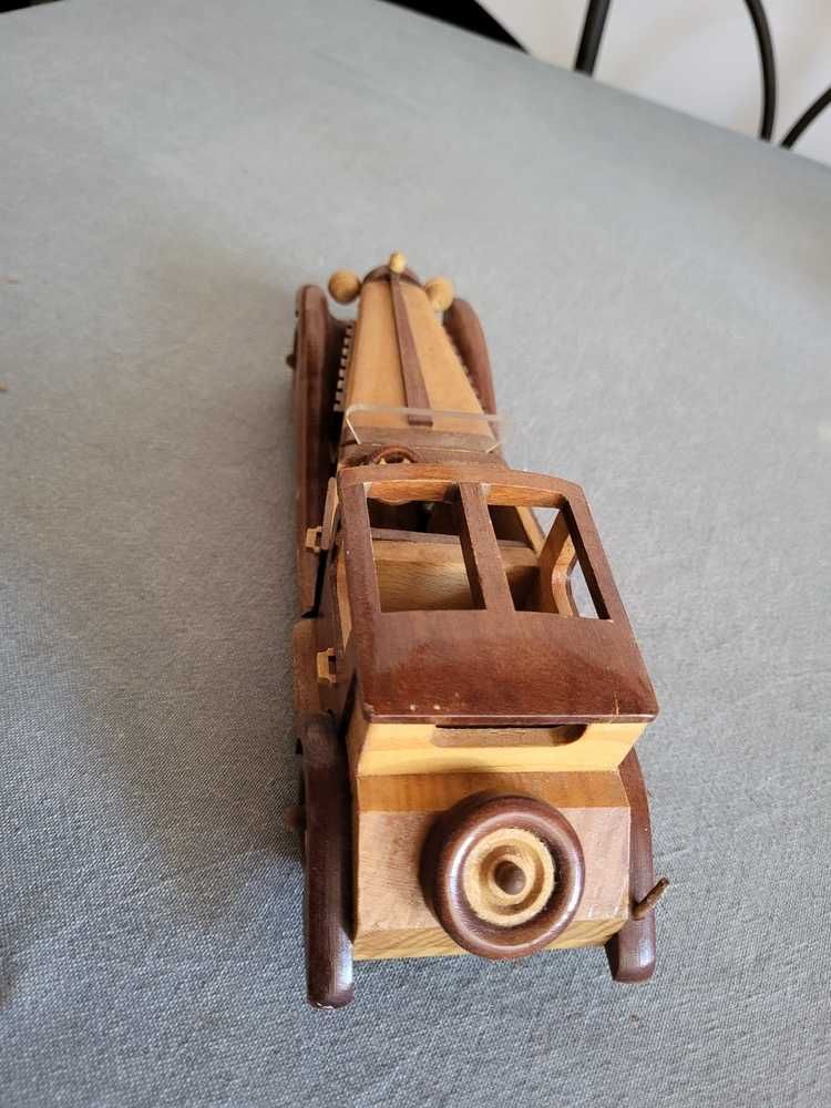 Carro em Madeira