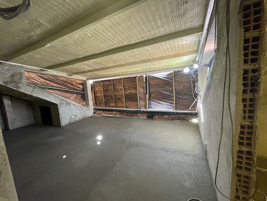 Pequenos e grandes Serviços de eletricidade e remodelações