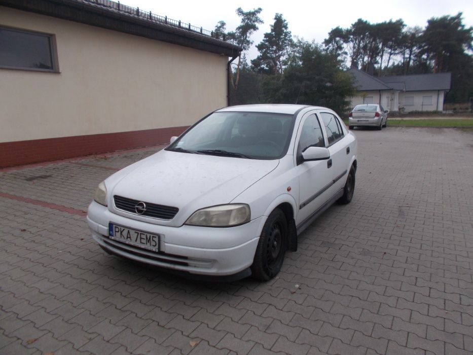 Opel Astra na czesci kolor Y474 1.4 benzyna 16V kolor biały 5 drzwi