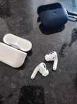 Airpods pro com capa de silicone