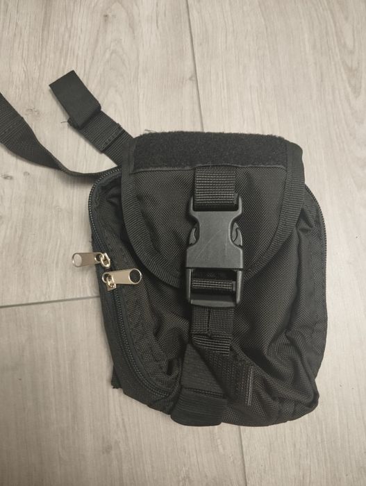 Плитоноска чорна. Матеріал кордура хороша якість.