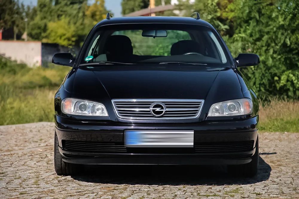 Opel Omega B FL 2,2 16v Ecotec 144km Klimatronic pierwszy lakier ostatni wypust