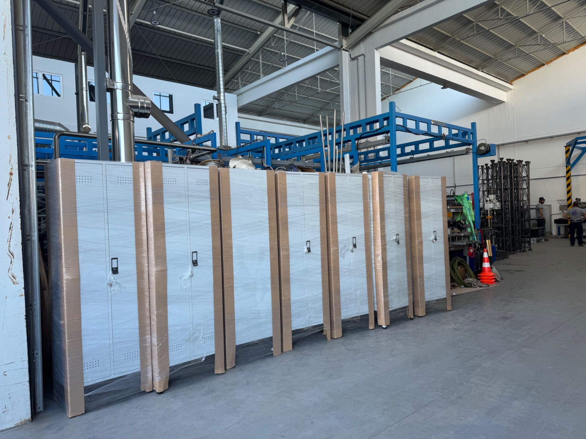 Armário Vestiário 6 Cacifos com 1900A*900L*500P mm com Pés 200 Cinza