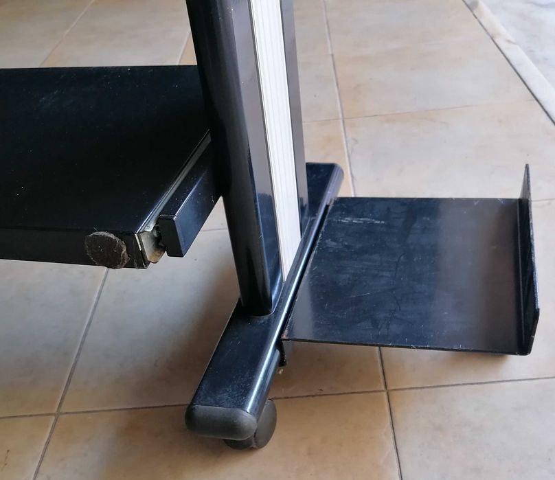 Mesa secretaria, para computador, com apoio