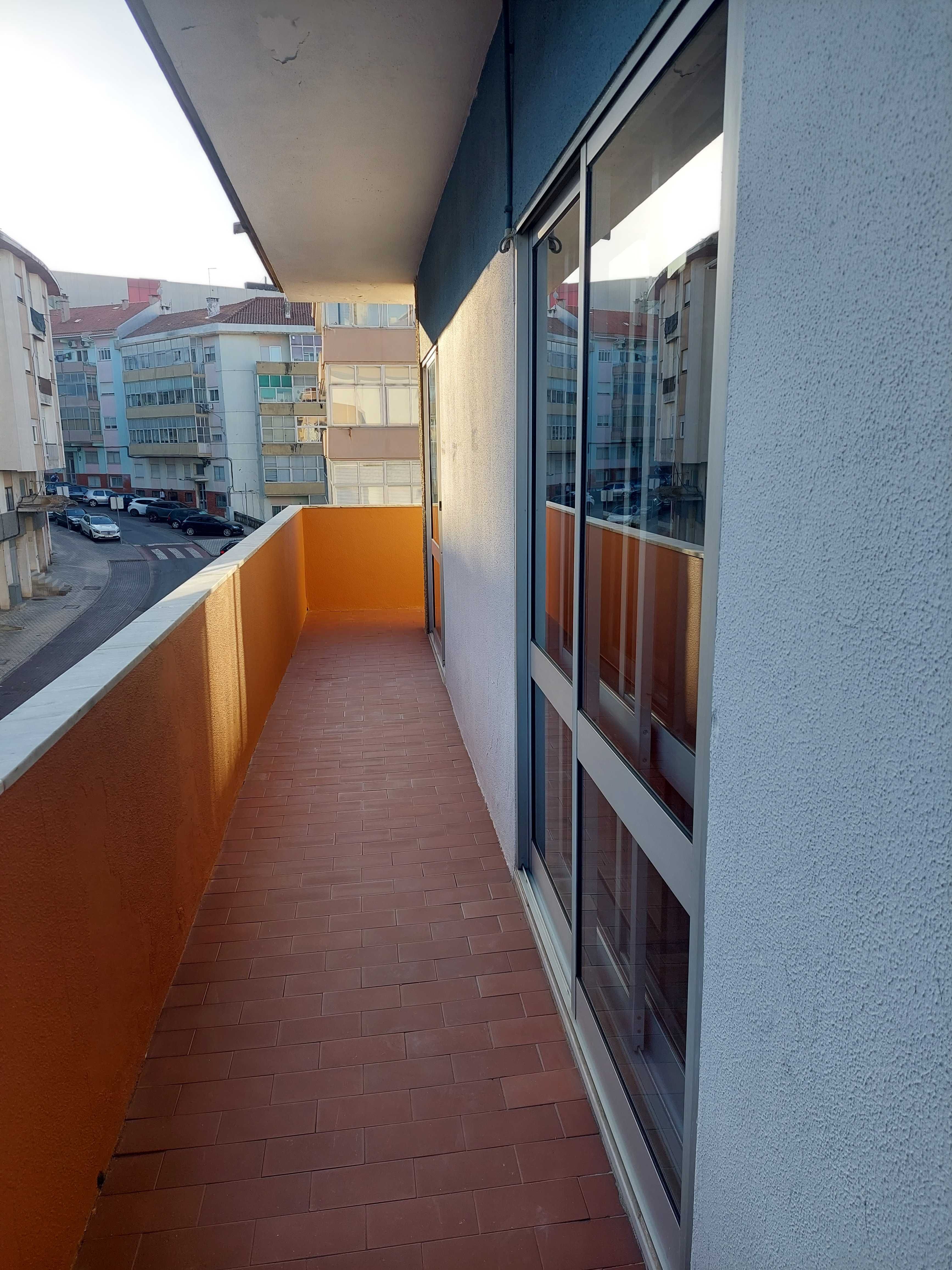 Vende-se Apartamento T4 | Guarda - Centro | Próximo do Shopping La Vie