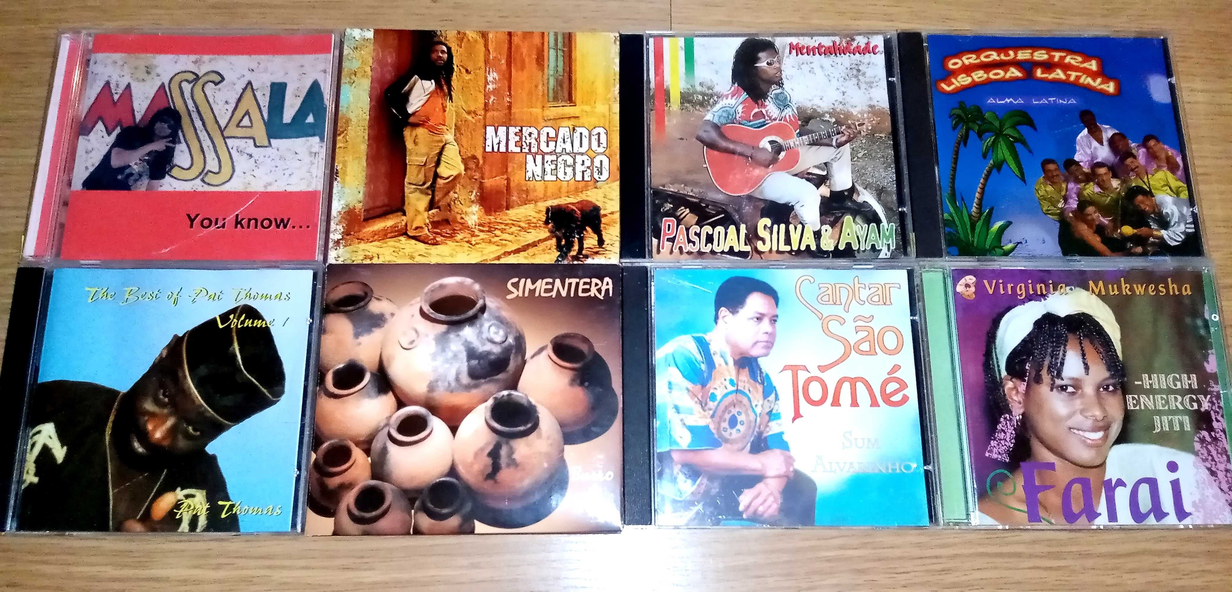 CDs e cassetes de música africana e latino-americana (LER DESCRIÇÃO)