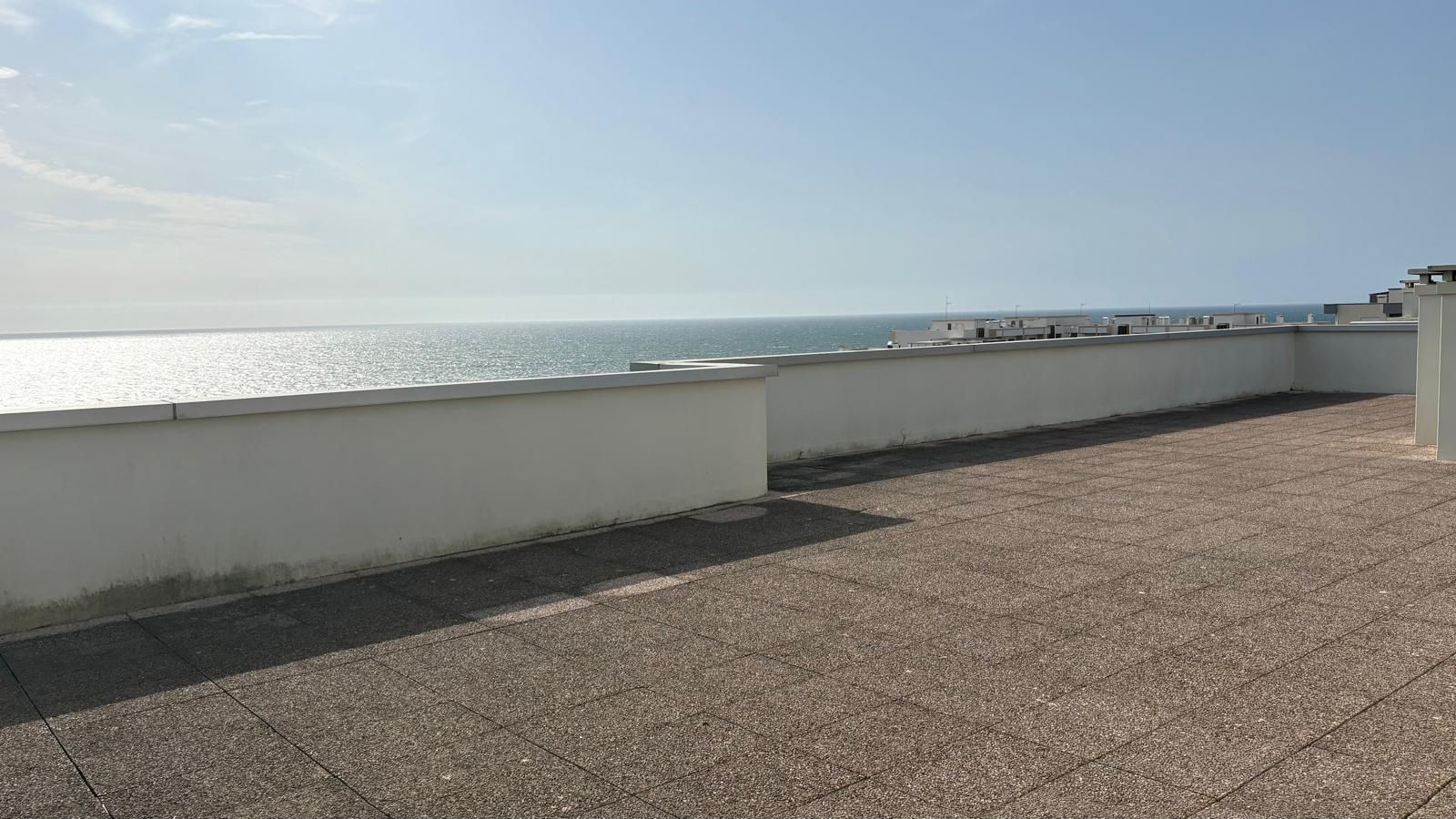 Apartamento T1 renovado na praia da Amorosa