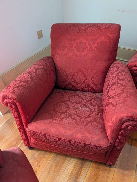 Conjunto sofás vermelhos