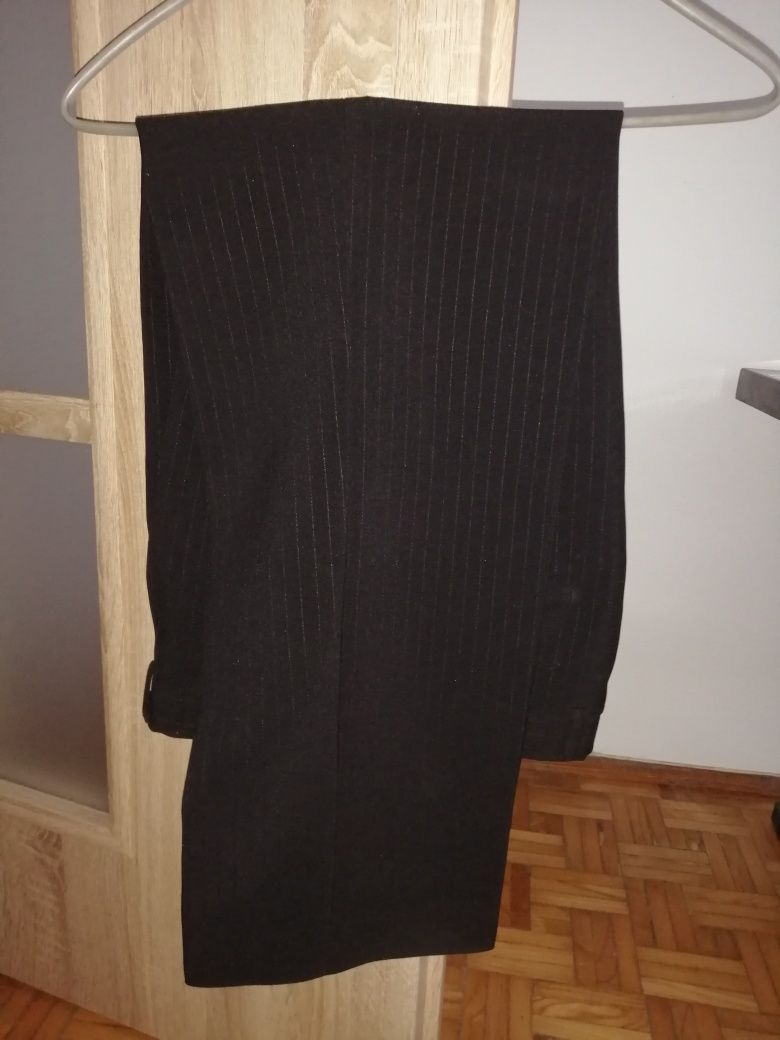 Garnitur męski z kamizelką