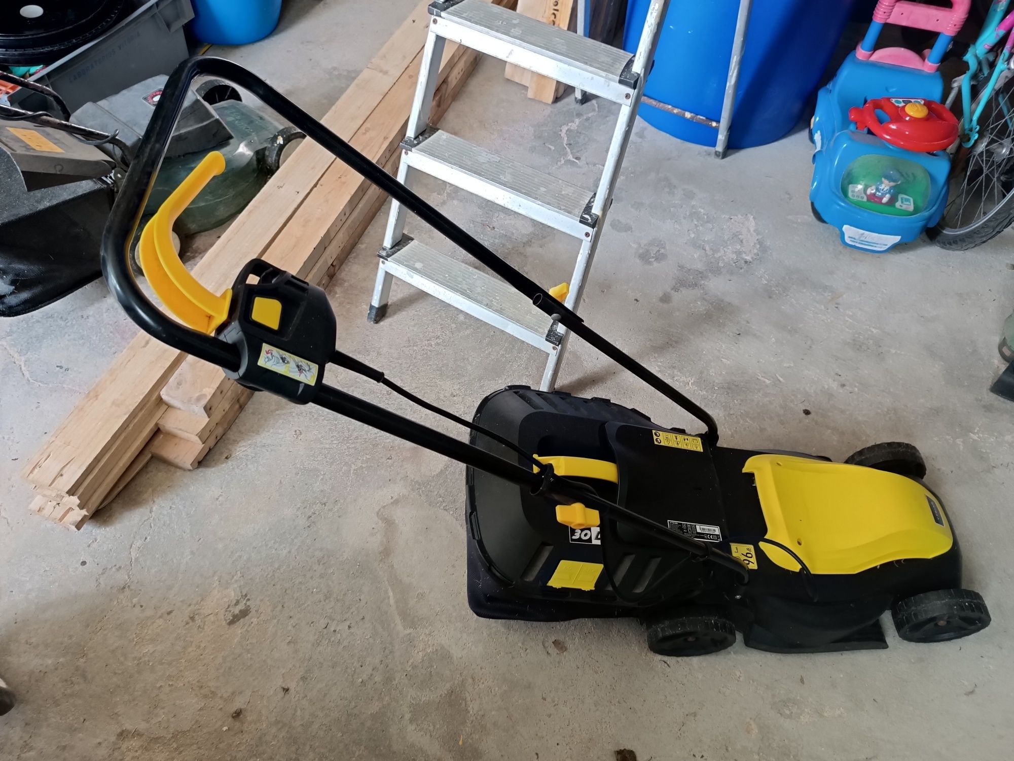 Corta relva e aparador black & decker