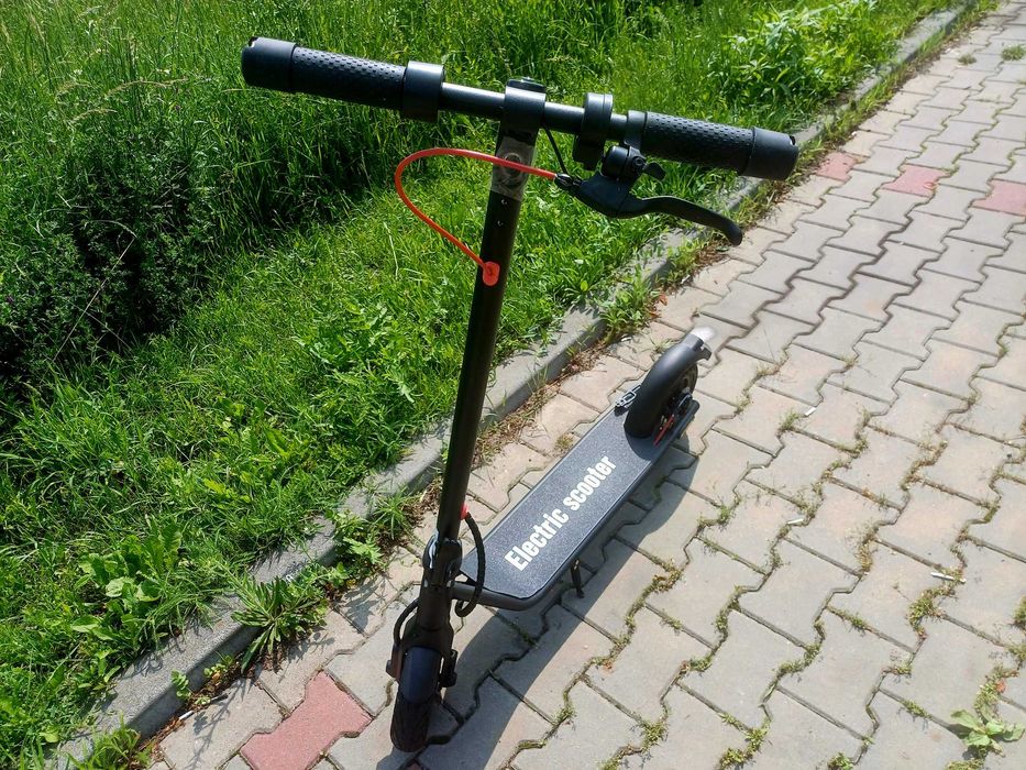 100% Nowa Duża 10cali 350W 30km/h Hulajnoga Elektryczna 10ah Mocna