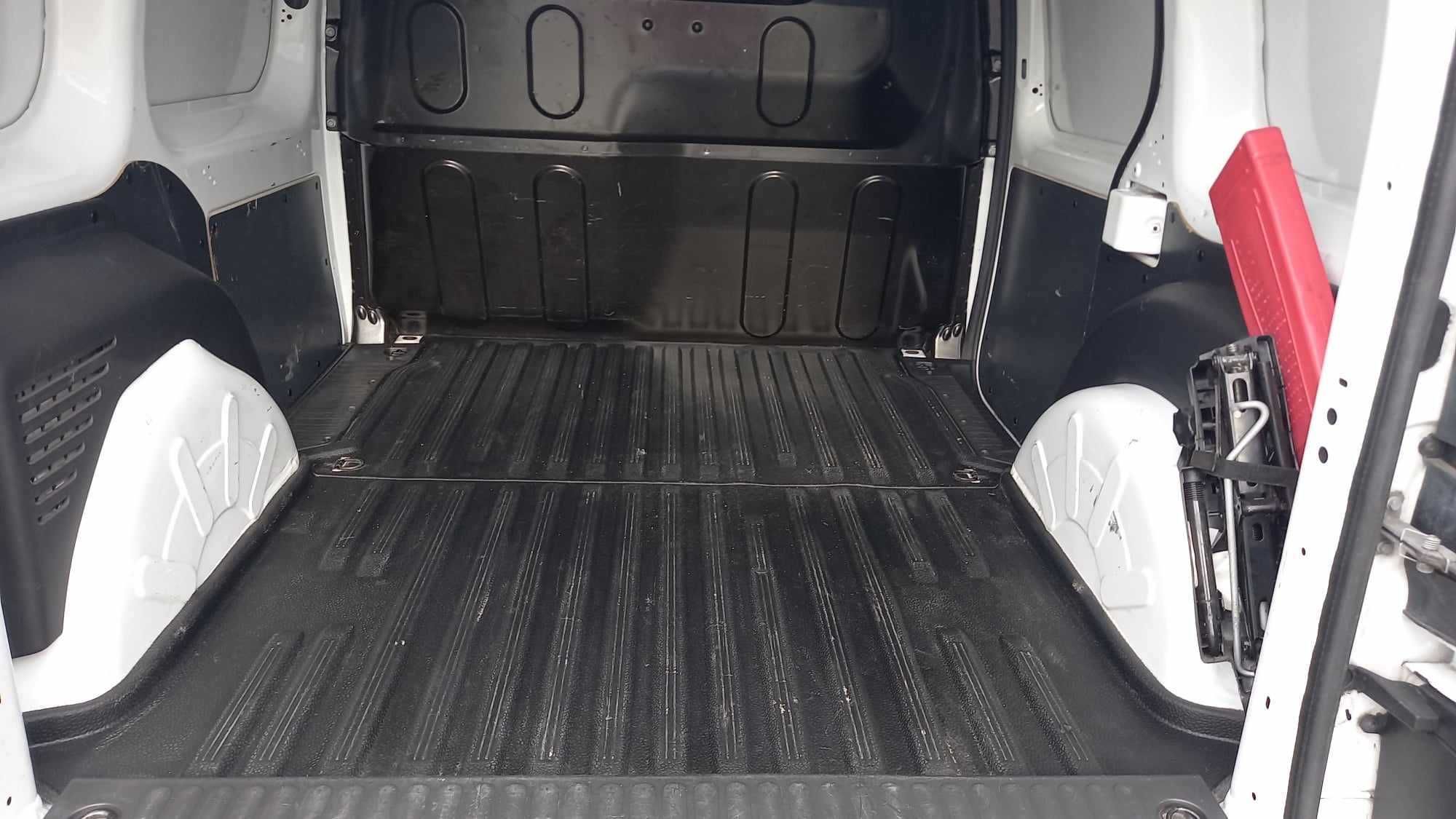 Renault Kangoo Dci 3lugares AC com iva dedutivel incluido no preço
