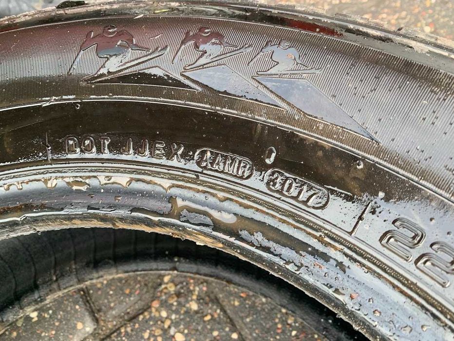 шини скати колеса 225 65 16С Road Stone 7 mm 2017 p 2 шт зима