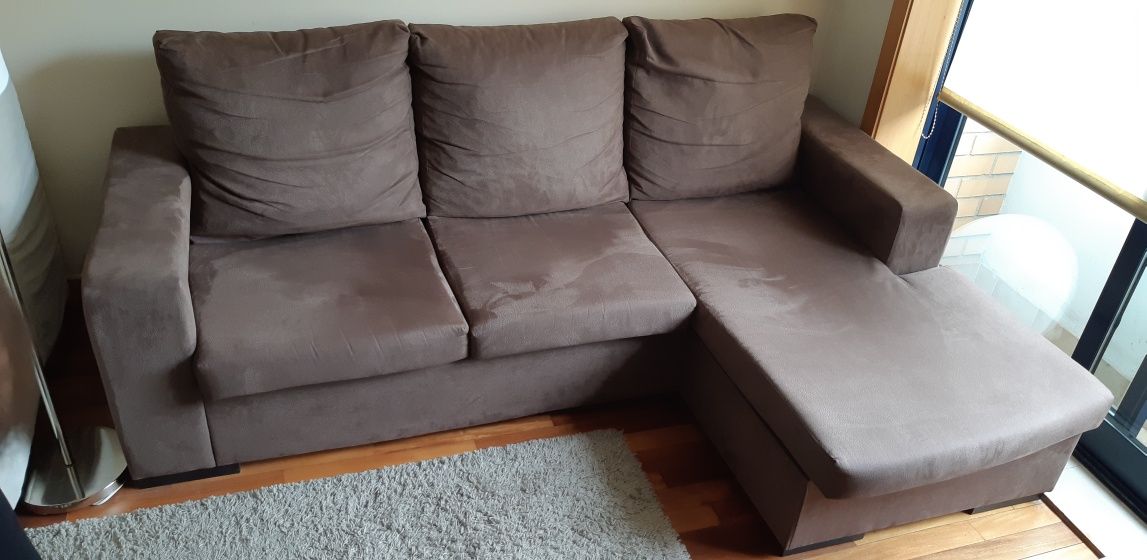 Sofa castanho em bom estado