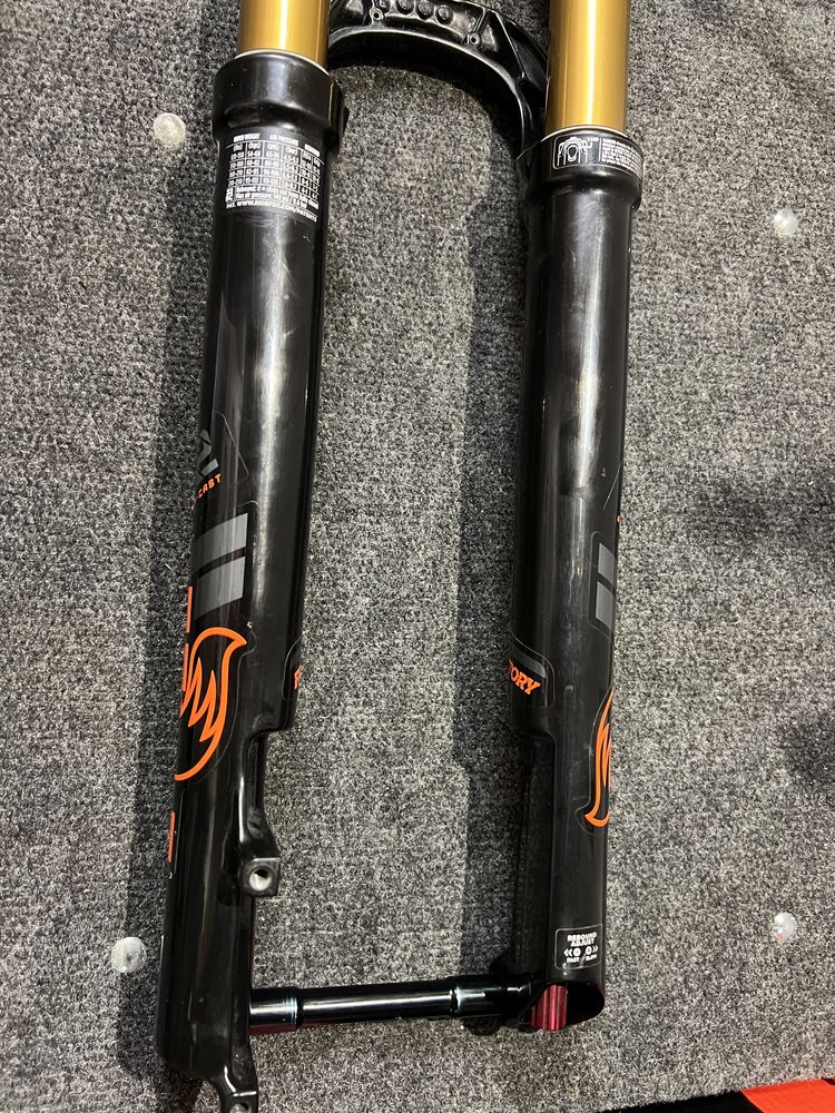 Fox 32 SC fit 4 skok 100mm kashima