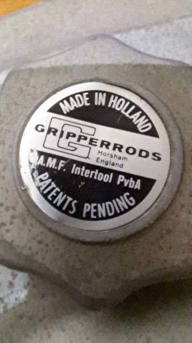 Esticador de alcatifa portátil.