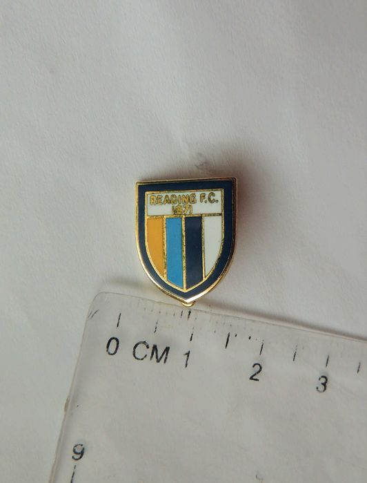 odznaka Reading F.C. historyczny herb emalia agrafka