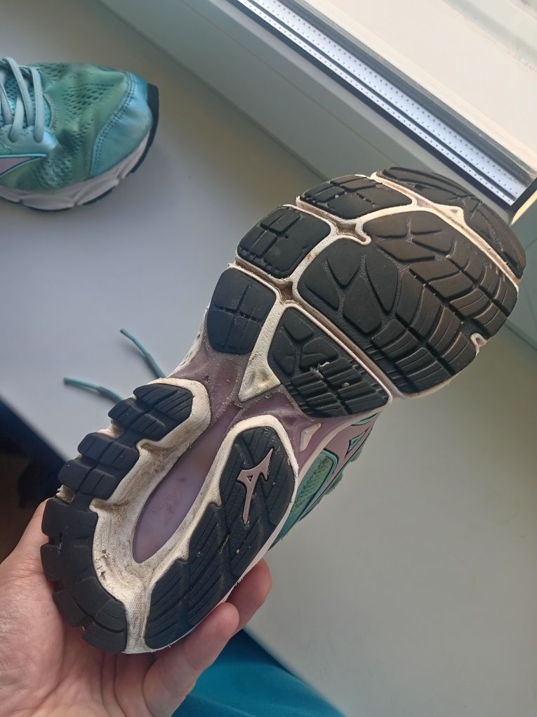 Кроссовки Mizuno WAVE INSPIRE размер  40,5