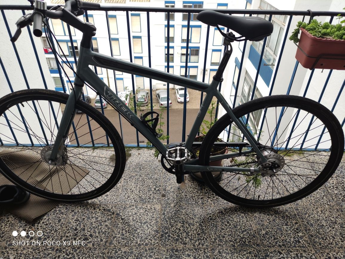 Bicicleta (trek soho)