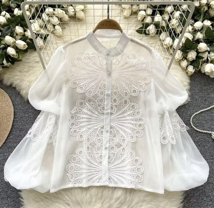 Жіноче боді, дивіться усі фото.